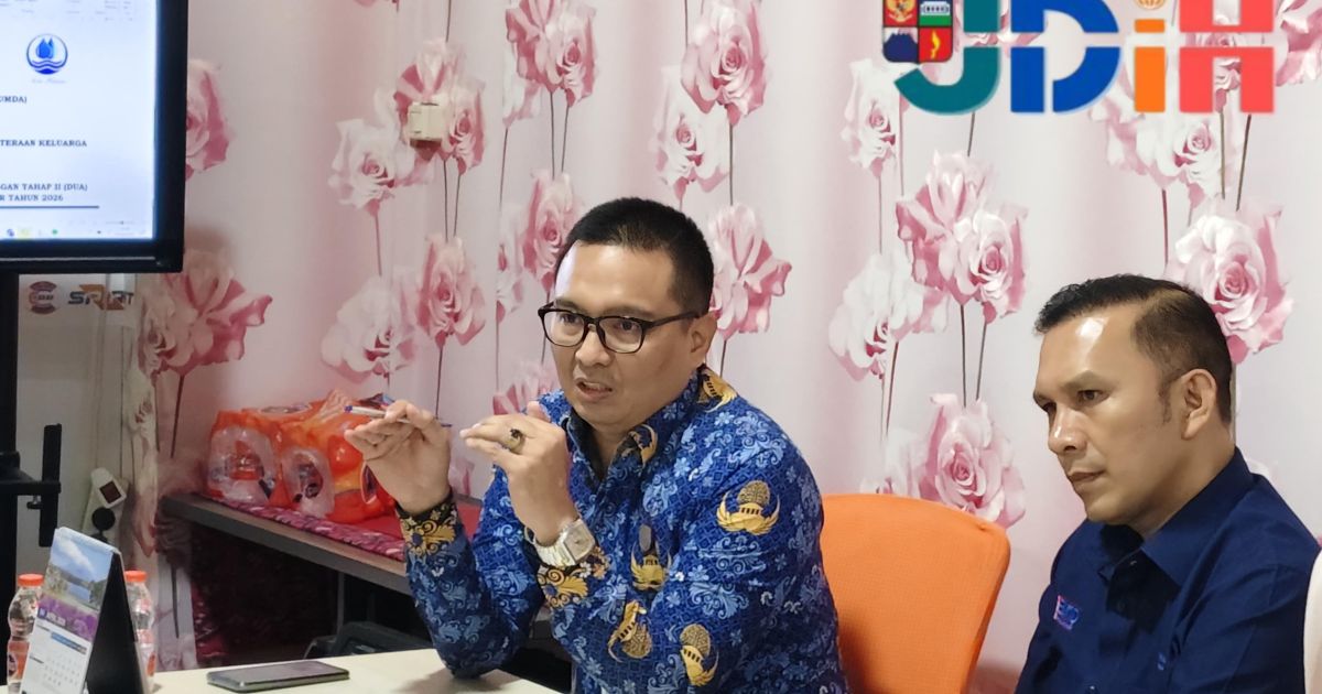 Kepala Bagian Hukum dan HAM Setda Kota Bogor, Alma Wiranta menjelaskan analisis evaluasi (anev) dan sinkronisasi di Ruang Rapat Ragamulia, Senin (27/4).