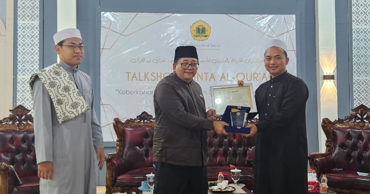 Anggota DPRD Provinsi Jawa Barat, H. Ricky Kurniawan, Lc., menekankan pentingnya peran pondok pesantren sebagai pilar utama dalam membangun peradaban Islam di Indonesia. Hal tersebut disampaikannya saat menghadiri Festival Cahaya Al-Qur’an 2026 yang berlangsung di Pondok Pesantren Al-Qur’an (PPA) Nurul Qur’an, Kecamatan Ciseeng, Kabupaten Bogor, Rabu (6/5/2026).