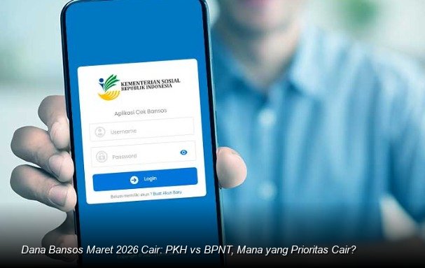 INFO RESMI KEMENSOS - Tampilan layar HP yang sedang mengakses situs resmi cekbansos Kemensos untuk memverifikasi status penerima bantuan sosial.