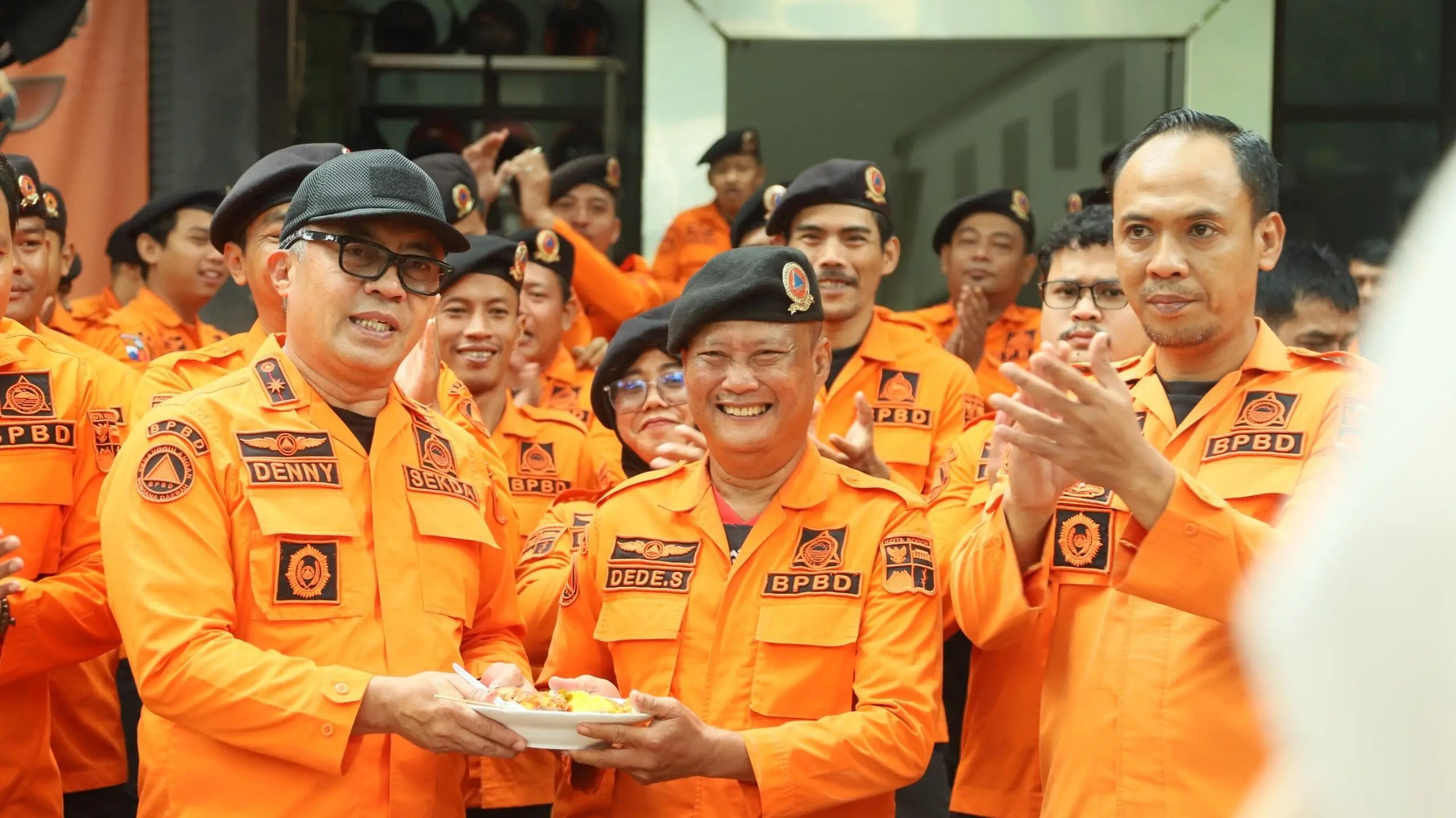 Sekda Denny Mulyadi Pimpin Apel HUT ke 11 BPBD Kota Bogor di Tanah Sareal