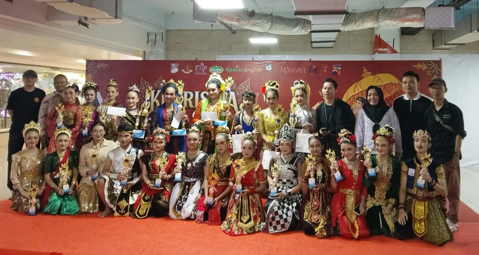 Jaipong Bergema di Tengah Mal: Kharisma Pesona Budaya Tegaskan Eksistensi Seni Sunda di Era Modern