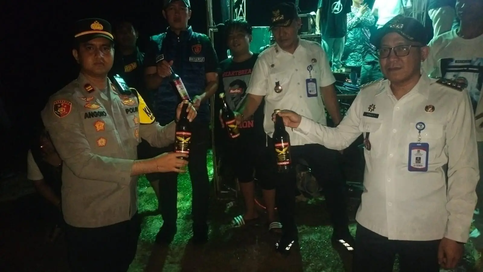 Malam Tahun Baru di Cisoka: Patroli Bubarkan Panggung Erotis Ilegal, Sita Petasan