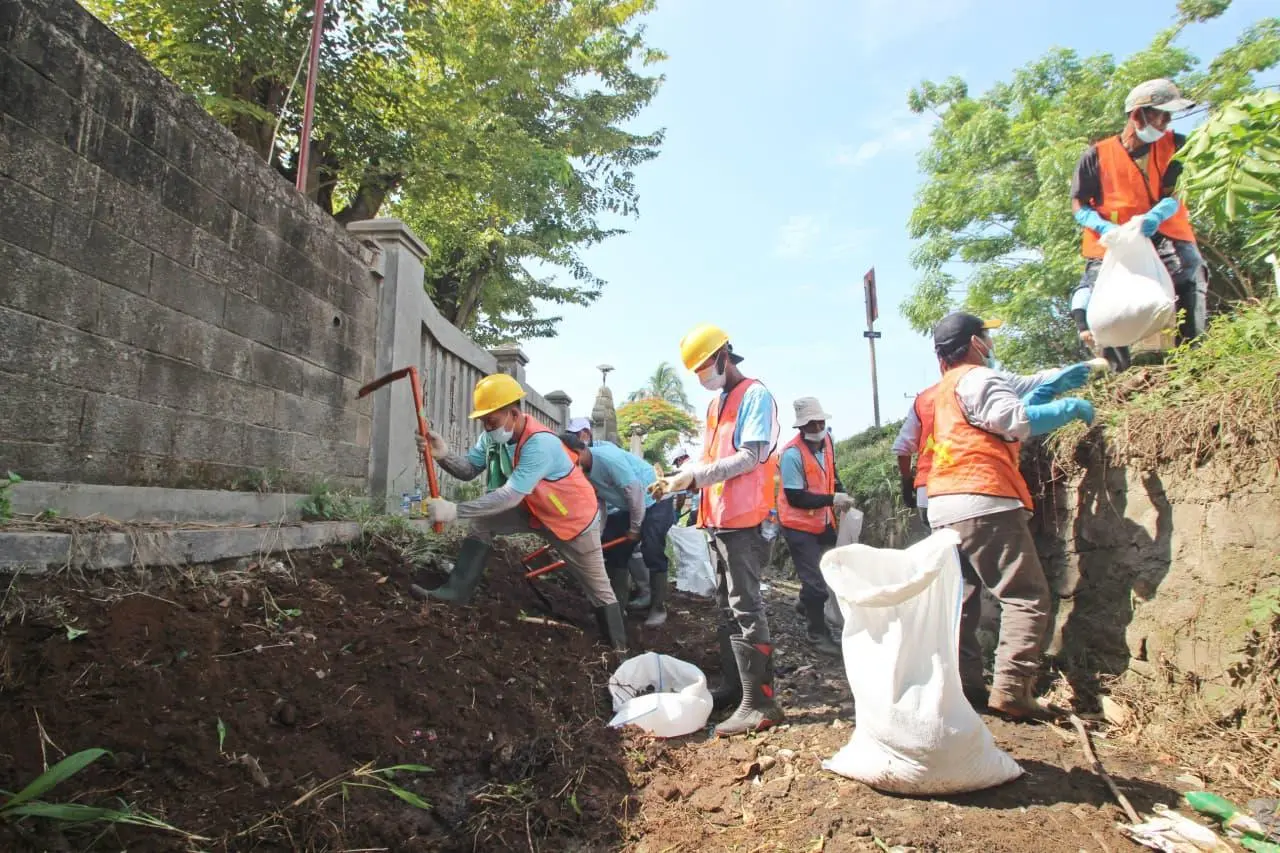 Bupati Serang Ajak DPUPR Bersihkan Sungai Cikubang