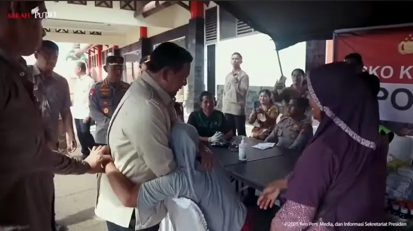 Presiden Prabowo Kunjungi Warga Aceh di Tengah Bencana: Ada Harapan dan Senyum untuk Bangkit