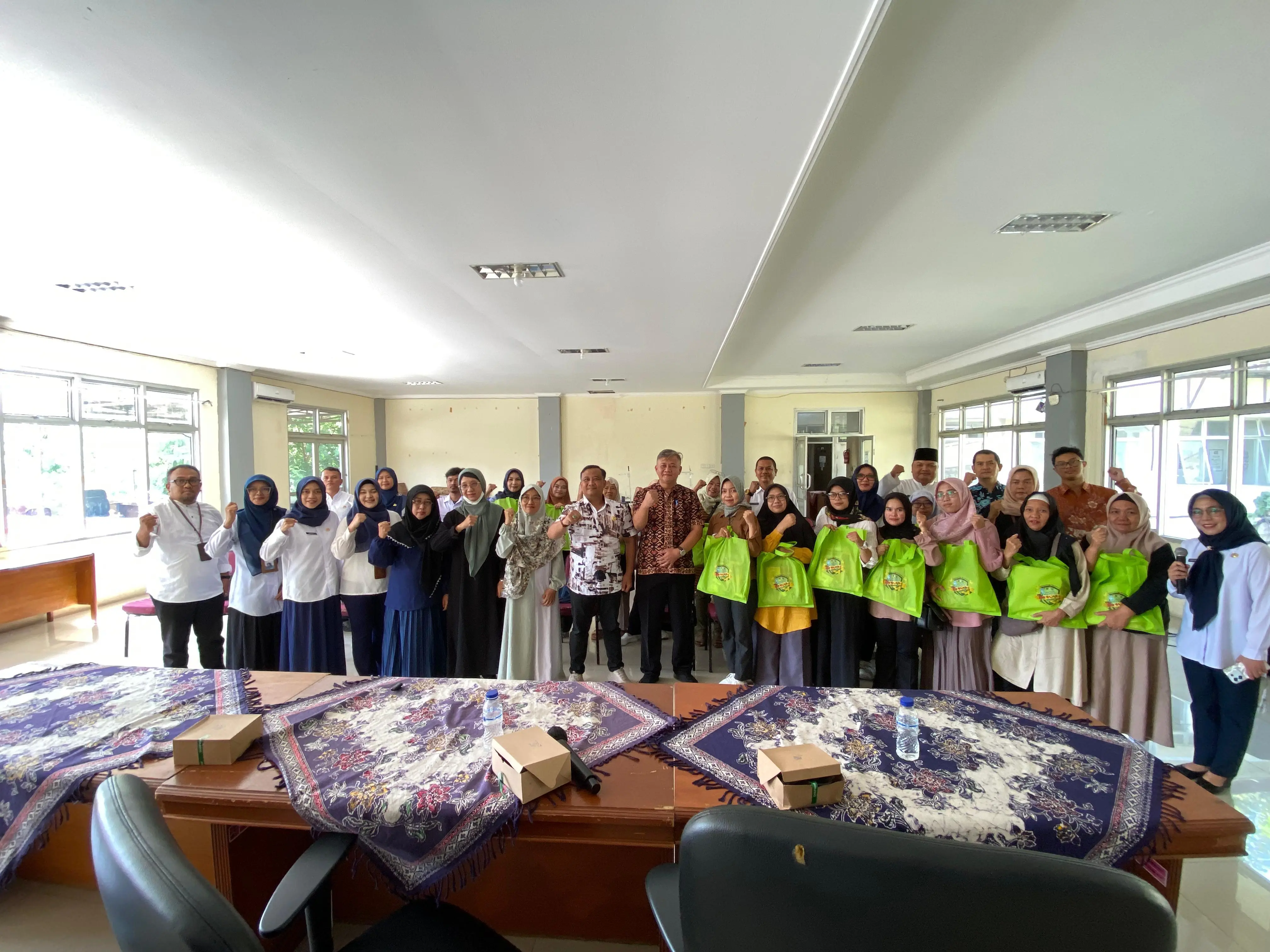 Dinsos Kota Bogor Adakan Pelatihan Menjahit untuk Ibu-Ibu