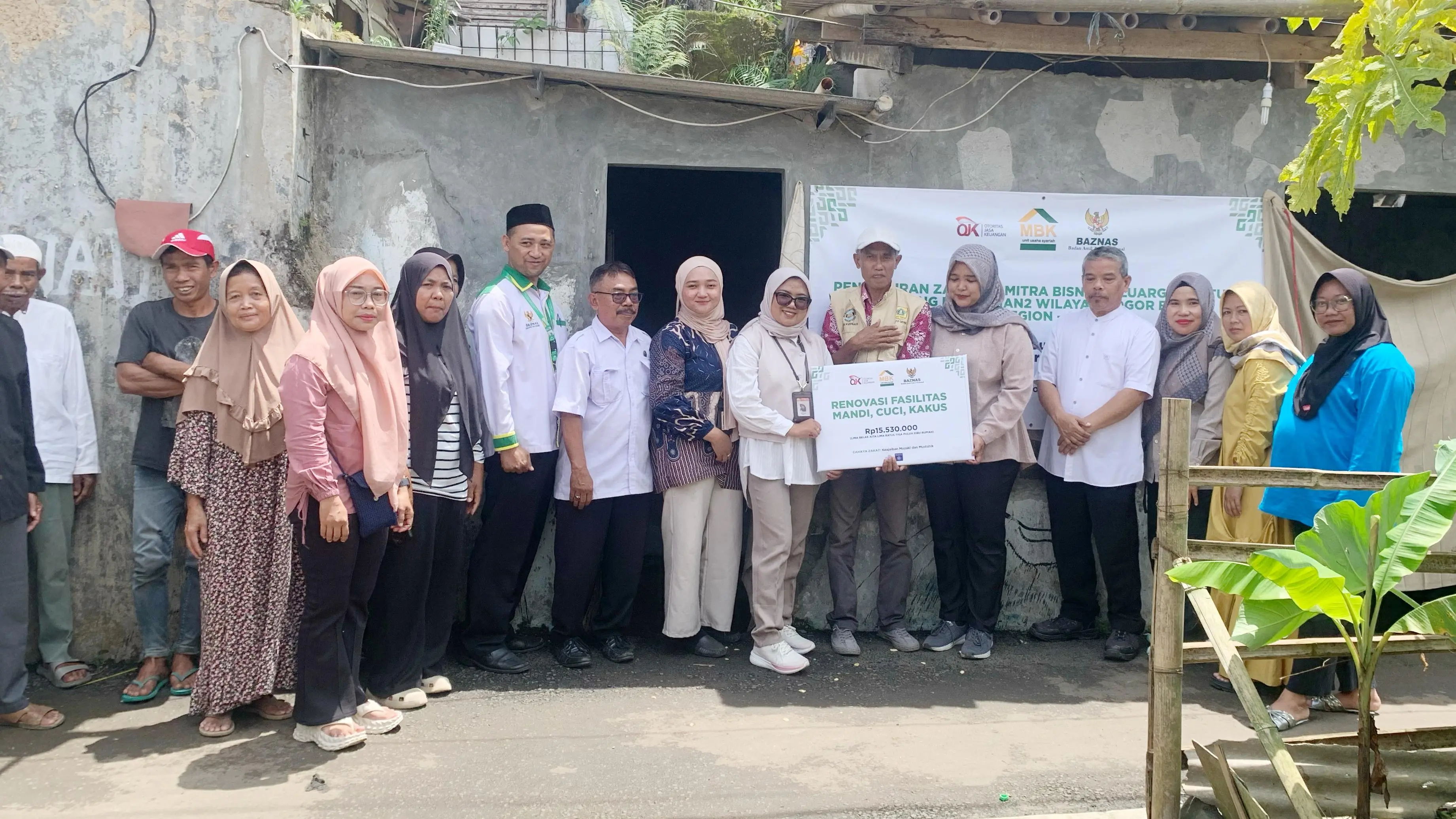 Baznas dan MBK Ventura Berikan Bantuan Renovasi MCK Rp15,5 Juta