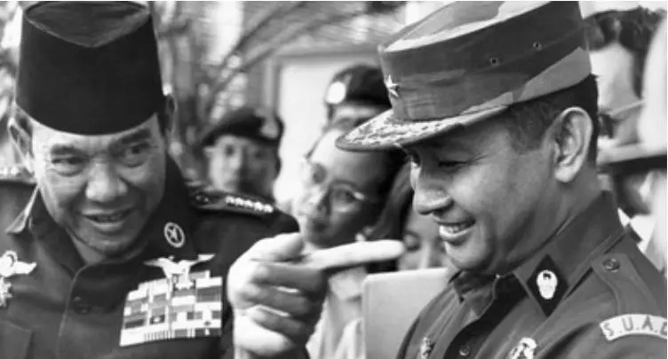 Kisah Soekarno dan Soeharto: Dari Irian Barat ke Ekonomi Nasional