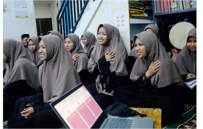 Kolaborasi Prodi Ilmu Komunikasi Unpam dan Ponpes Tahfidzul Quran Ar Rahmani Gelar Loka Karya Public Speaking bagi Santriwati