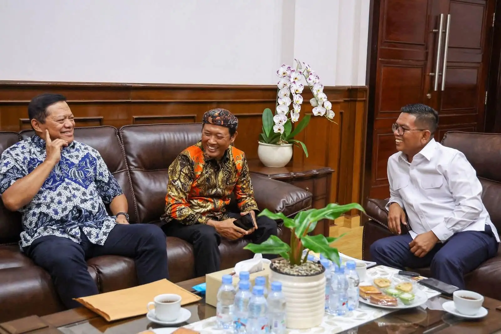 Gubernur Andra Soni Ajak Warga Kembangkan Kedelai Migo untuk Pangan