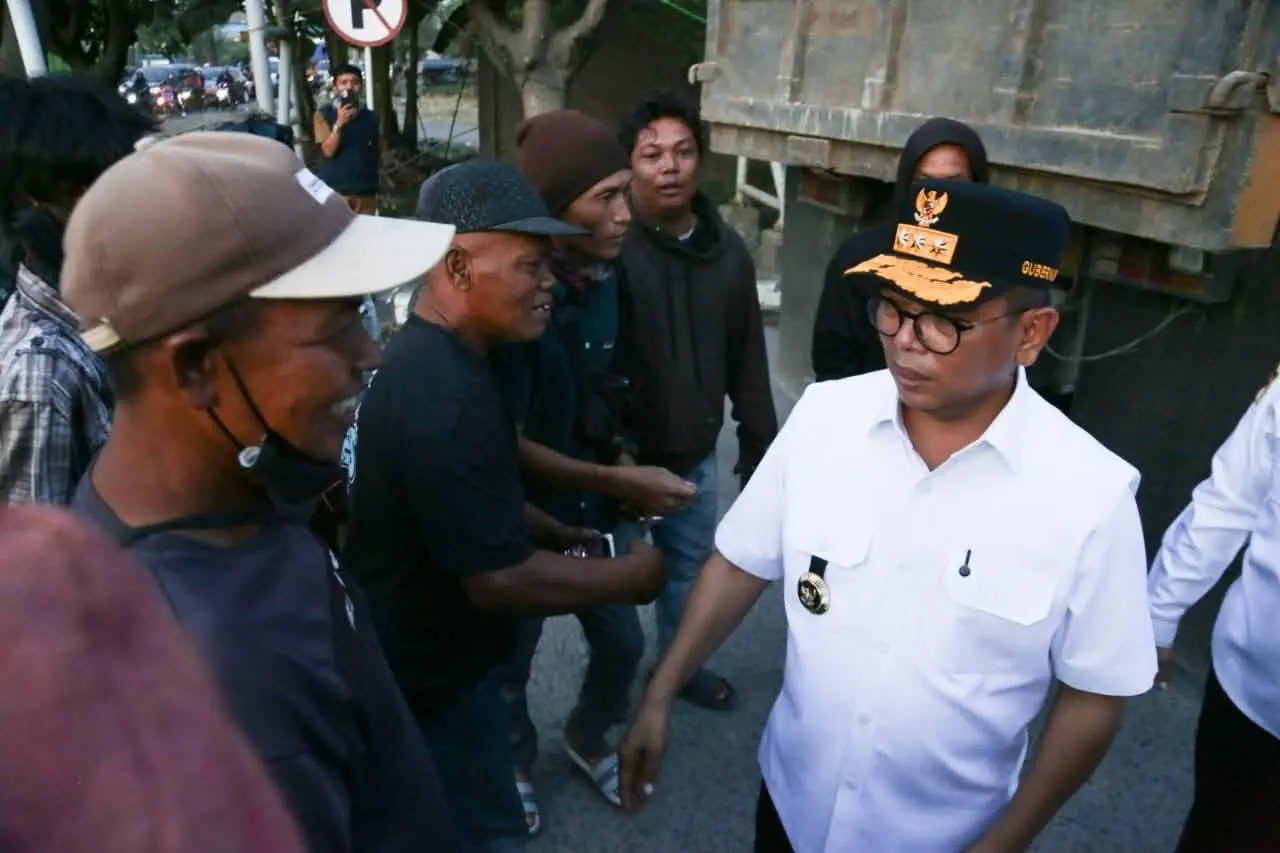 Gubernur Andra Soni Tinjau Penerapan Aturan Truk Tambang