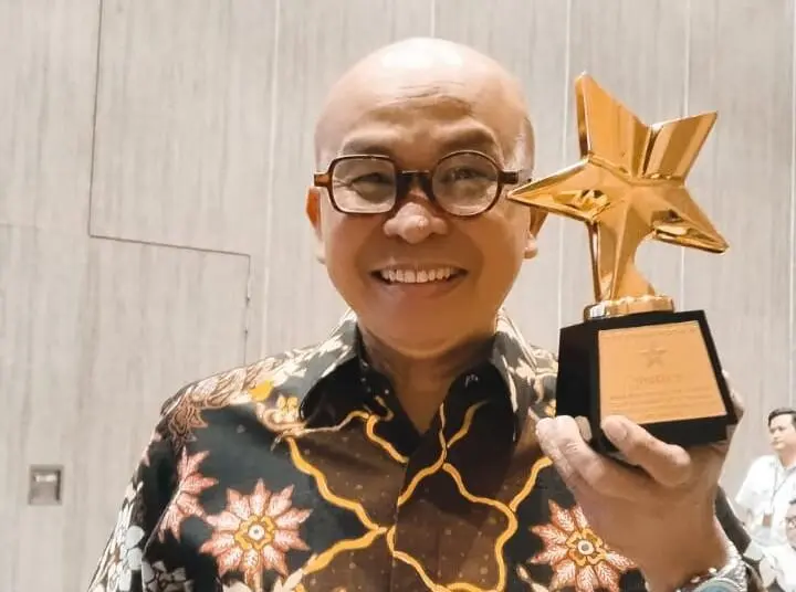 Maman Suherman Raih Penghargaan Nugra Jasa Dharma Pustaloka