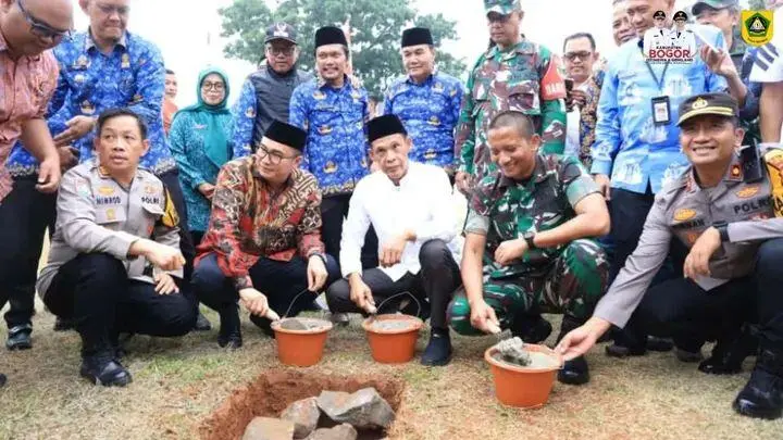 Jaro Ade Resmikan Ground Breaking Koperasi Desa Merah Putih Desa Waru Parung