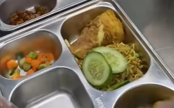 Guru Besar Ilmu Hukum Bicara Pidana Soal Ribuan Pelajar Keracunan Program MBG