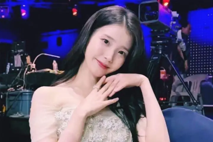 IU Rayakan Debut dengan Donasi Rp2,3 Miliar untuk Sesama