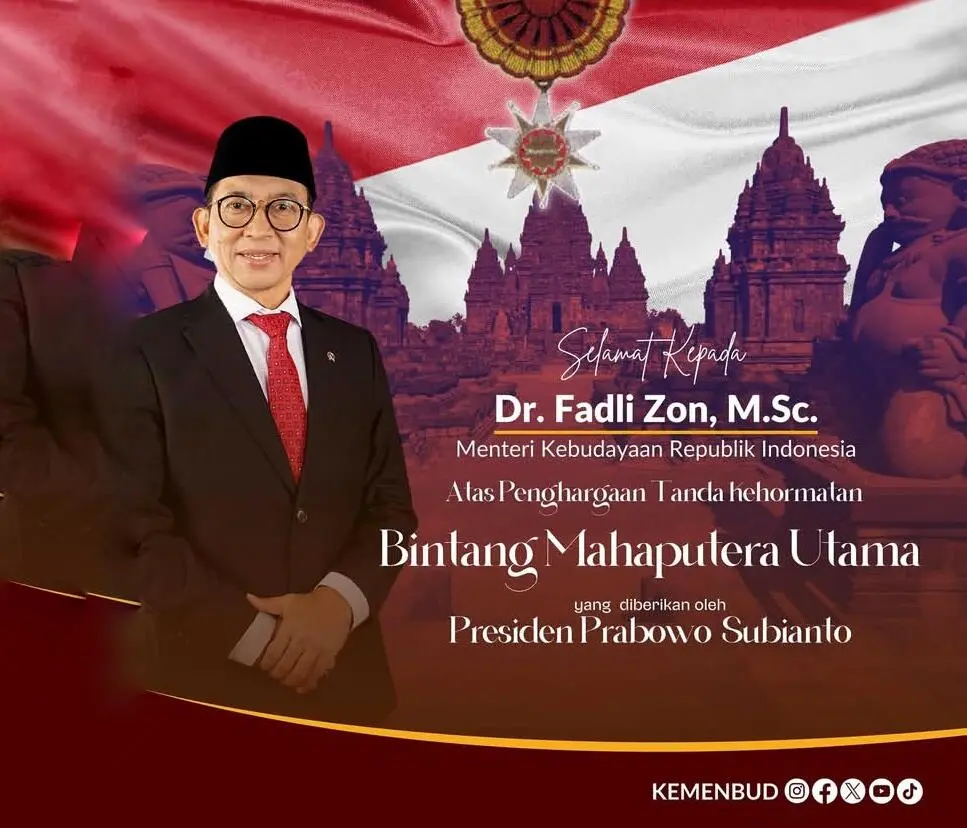 Fadli Zon Terima Penghargaan Bintang Mahaputera Utama