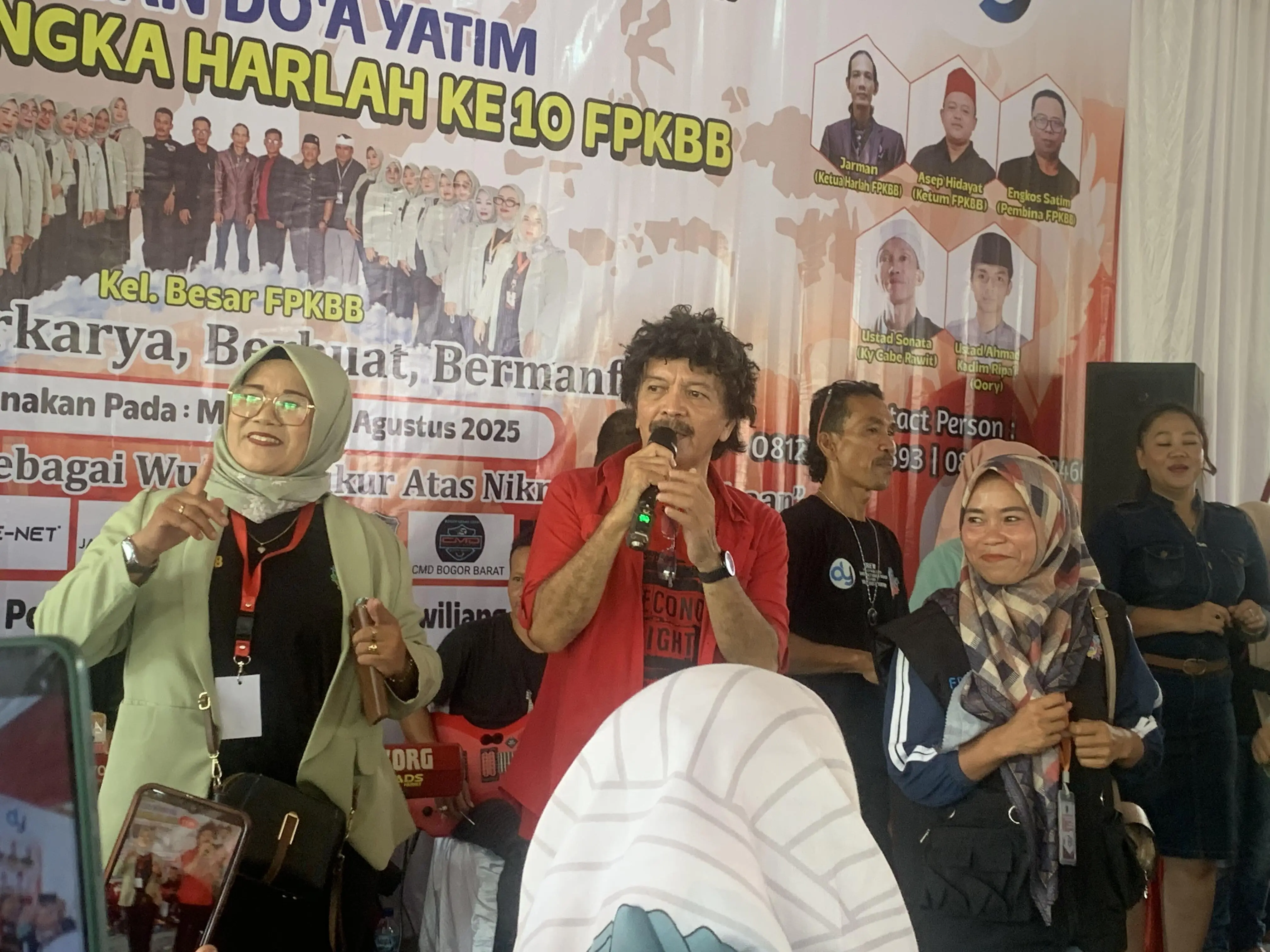 Caca Handika Hibur Relawan di HUT FPKBB ke-10