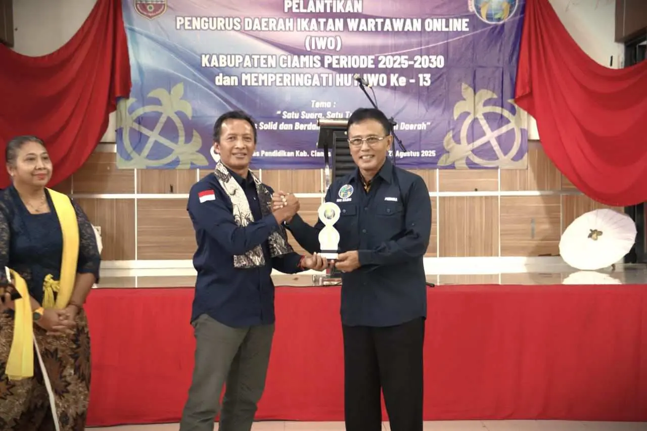 Pelantikan IWO Ciamis 2025–2030, Bupati Herdiat: Media Harus Profesional