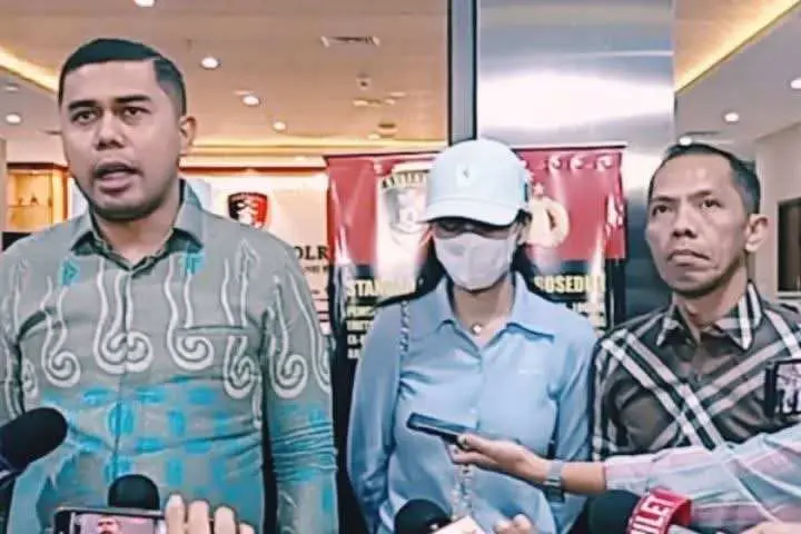 Azizah Salsha Diam Seribu Bahasa Soal Rumah Tangga dengan Pratama Arhan