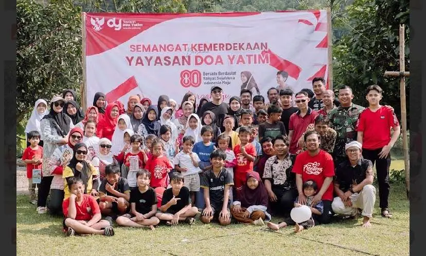 Keceriaan Anak Yatim Warnai HUT RI ke-80 di Tenjolaya Asuhan Yayasan Doa Yatim