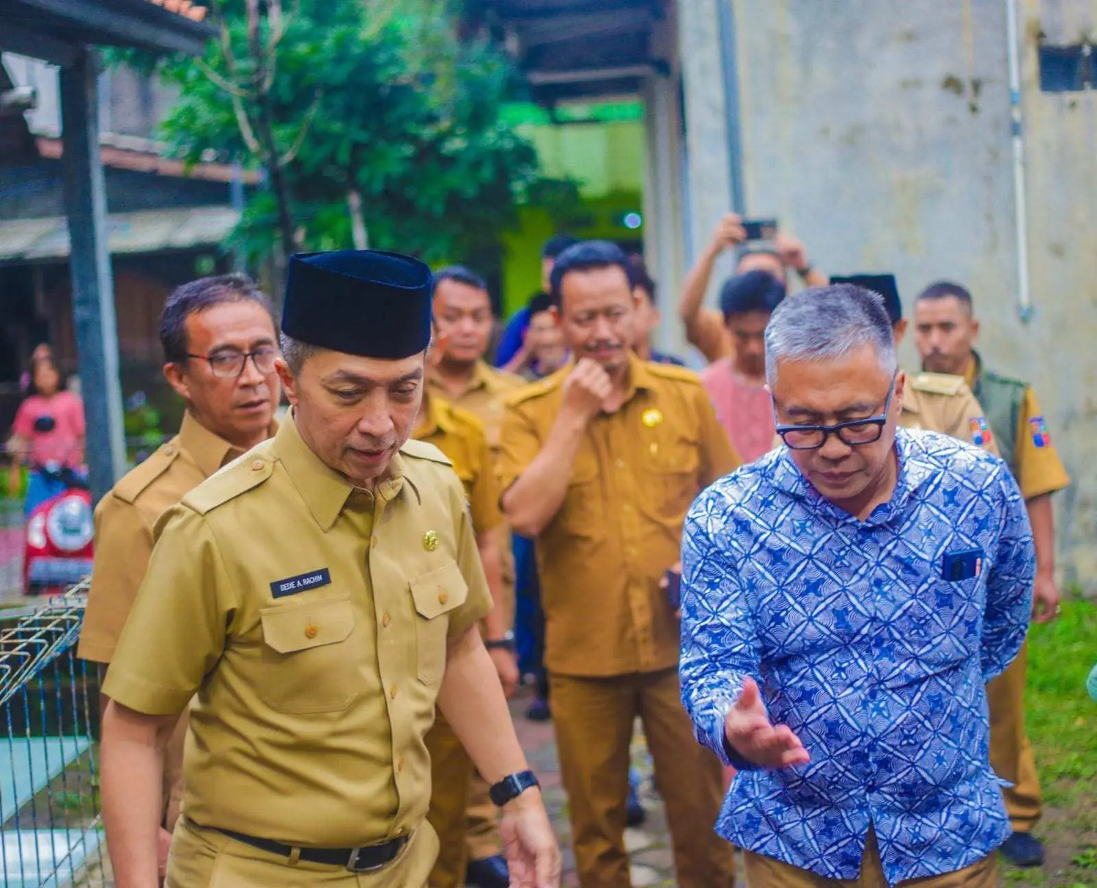 Wali Kota Bogor Melayat ke Rumah Duka Petugas DLH