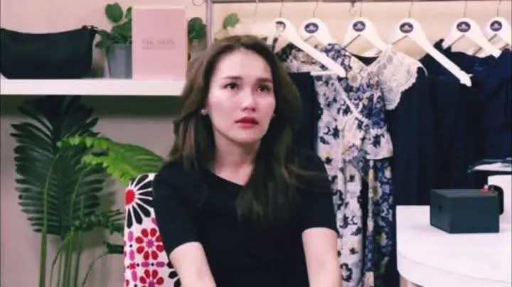 Ayu Ting Ting Menangis Saat Isu Orang Tua Dihujat Netizen