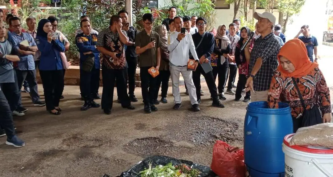 DLH Kabupaten Bogor Gelar Simulasi Pengolahan Sampah Non-Organik dan Komposter