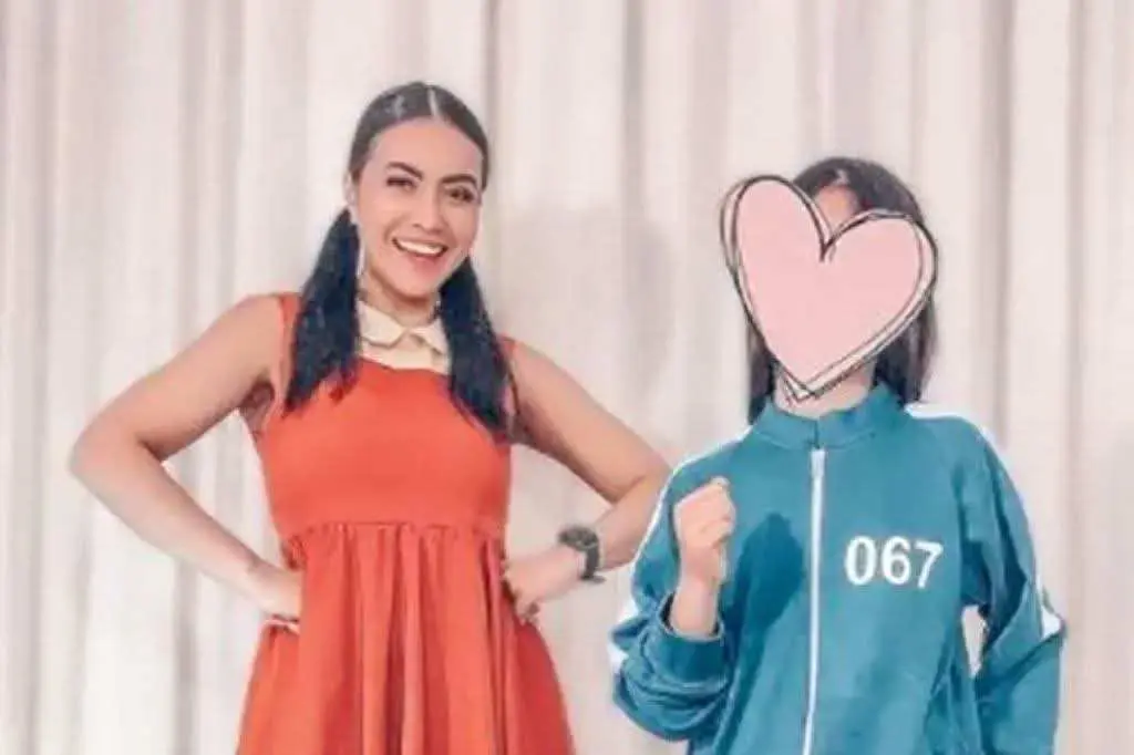 Denada Bawa Aisha Aurum Pulang ke Indonesia, Momen Haru Ayah dan Anak