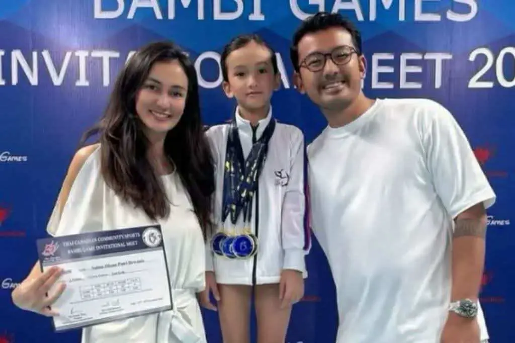 Rio Dewanto Jadi Ayah Siaga, Antarkan Anak ke Sekolah