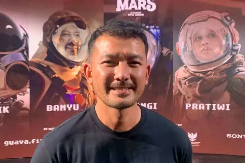 Rio Dewanto Bergembira Bisa Tampilkan Karya untuk Anaknya di Film