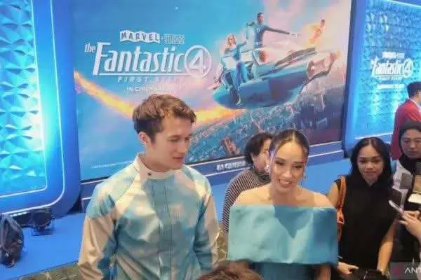 Cinta Laura Kenang Masa Kecil Lewat 