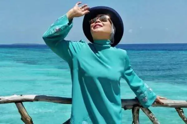 Apa Kabar Dewi Yull? Penyanyi Senior yang Selalu Semangat