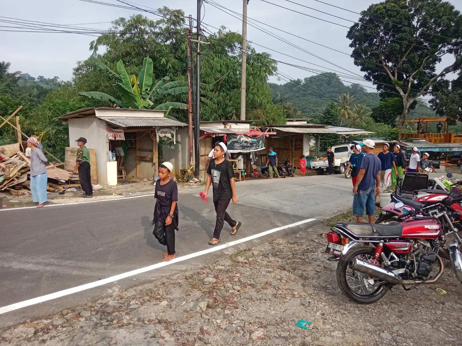 Pembongkaran Lapak Pedagang di Hambalang Terjadi Diduga Karena Akan Ada  Kunjungan Presiden