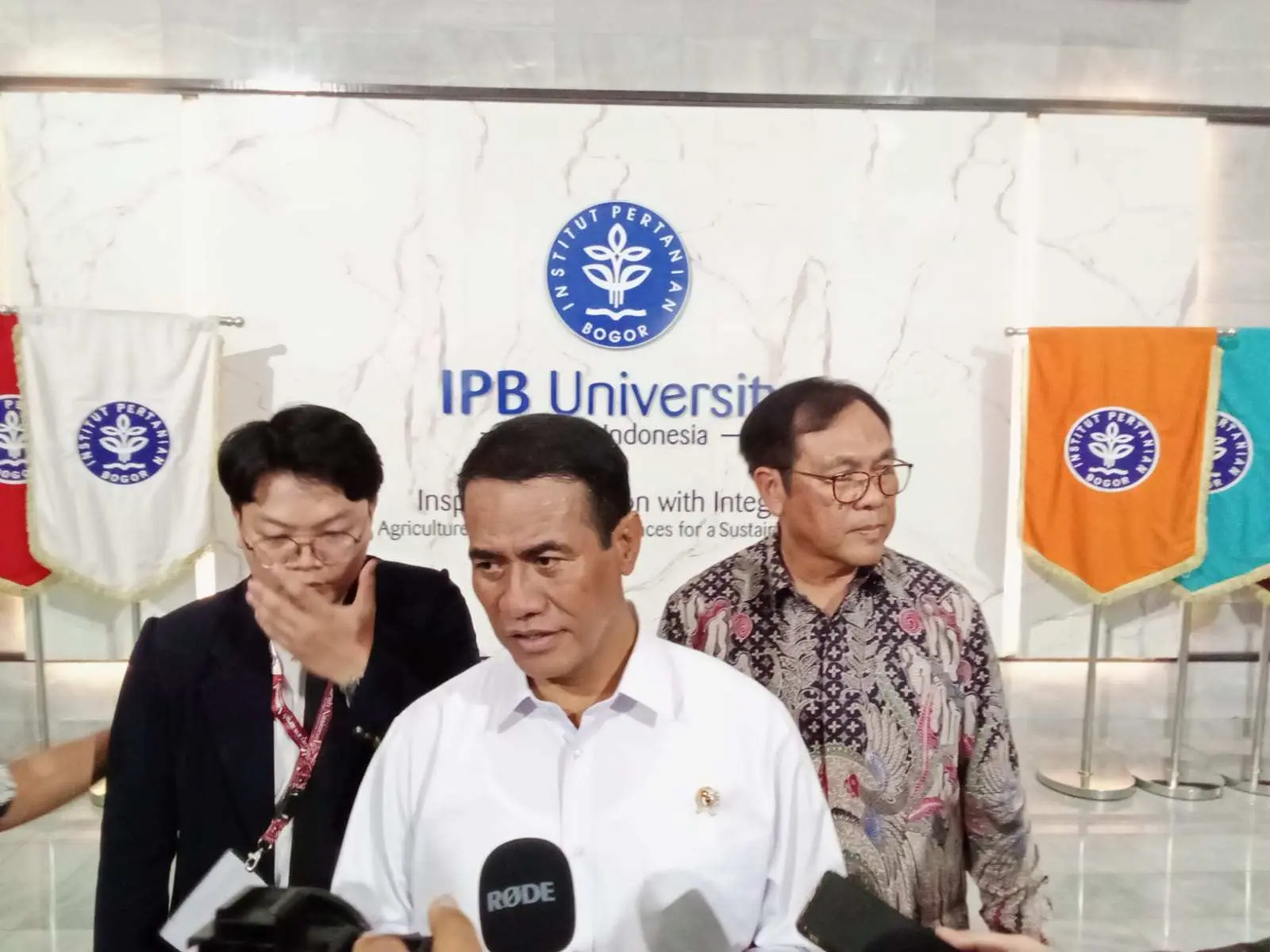 Mentan Amran Sulaiman Geram, Tegas Minta Hentikan Pengoplosan Beras SPHP