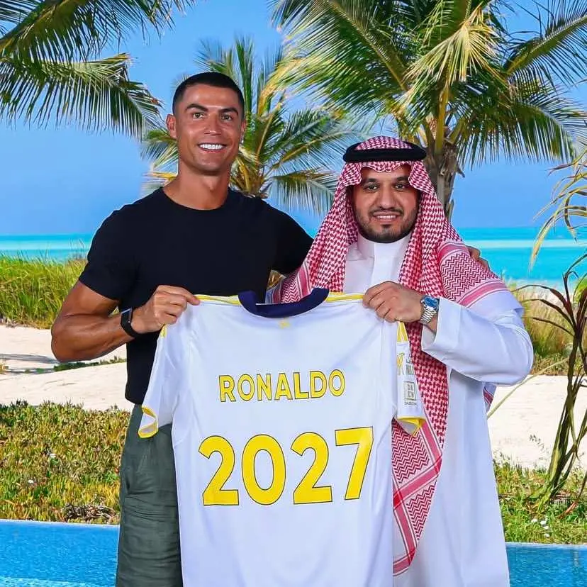 Ronaldo Bertahan di Al Nassr hingga 2027, Gajinya per Bulan Rp30 Miliar Lebih!