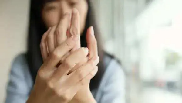 Misteri Gelitik: Mengapa Kita Tak Bisa Menggelitik Diri Sendiri?