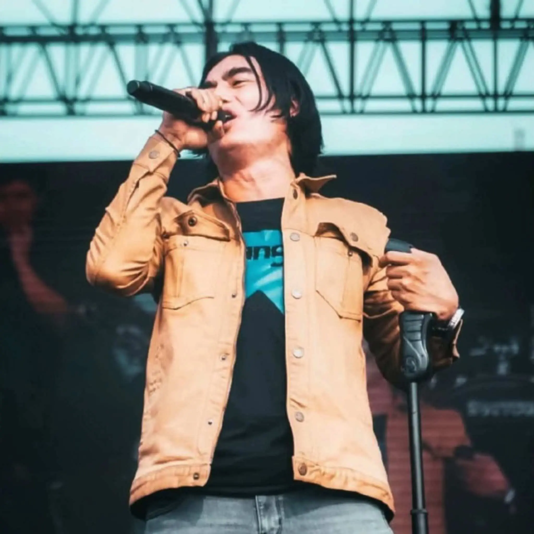 Charly Van Houten Donasikan Royalti, Redam Sengketa Hak Cipta