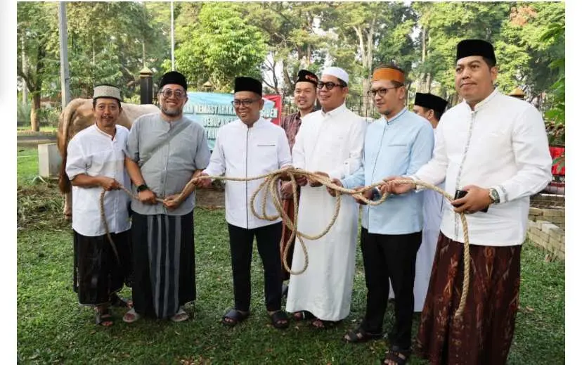 Gubernur Banten Saksikan Sapi Kurban Presiden Prabowo Disembelih, Dibagikan Untuk Warga Banten