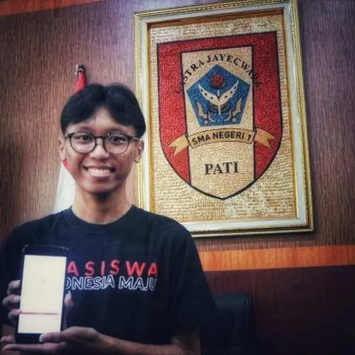 Kisah Gelar Abdi Fistawan, Anak Tukang Bakso yang Sukses Diterima di 34 Kampus Luar Negeri