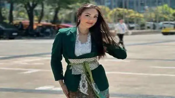 Inilah Sosok Ghina Raihanah Kekasih Izzat Assegaf, Ternyata Adik Seorang Artis