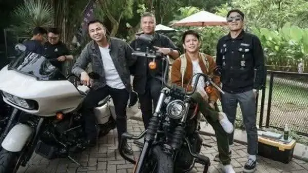 Pria Ini Tak Menduga Berteduh Bareng Raffi Ahmad dan Ariel NOAH Cs Saat Hujan, Gading Marten: Neduh