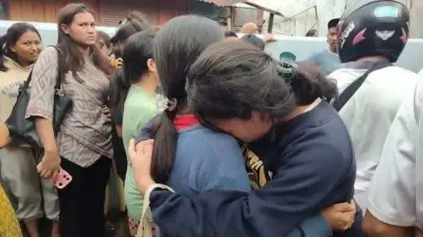 Tangis Haru Mahasiswi Karena Kontrakan Terbakar: Laptop dan Ijazah Tak Terselamatkan