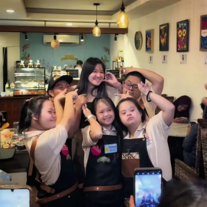 Cerita Rocky Punya Kafe Kopi dengan Pegawai Down Syndrome: Dapat Melatih Kemandirian