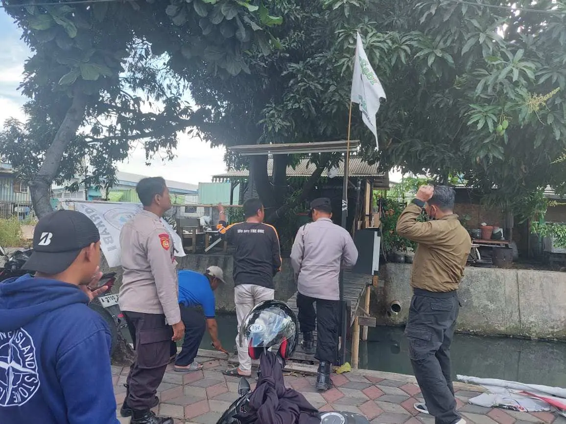 72 Bendera Ormas di Kota Tangerang Ditertibkan Polisi Bersama Petugas Gabungan