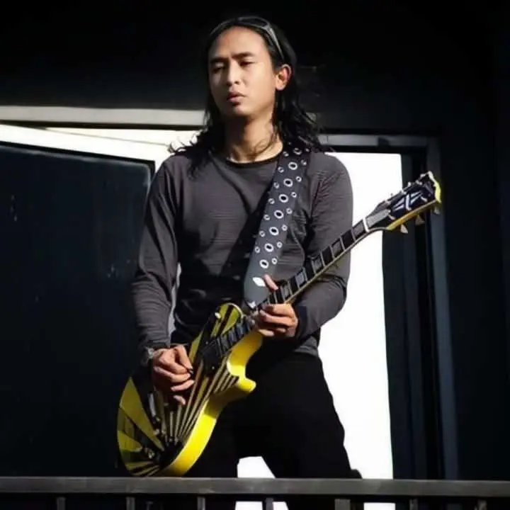 Piyu Padi Perjalanan dari Kru Gitar Dewa 19 hingga Menjadi Gitaris Legendaris, Inspiratif!