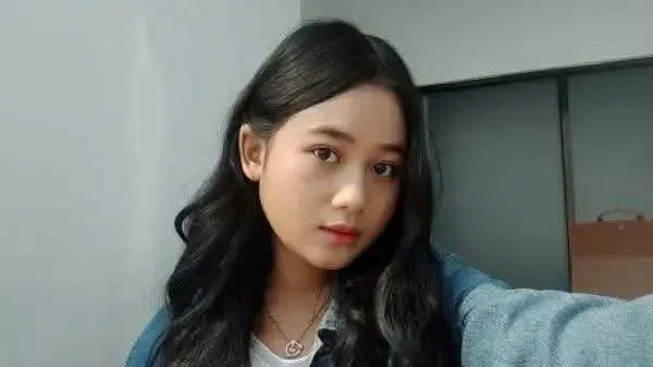 Aura Cinta Dihadiahi Ipad dan Uang Rp 10 Juta: Ingat Didikan Orangtua, Tak Enak Menerima Tanpa Usaha