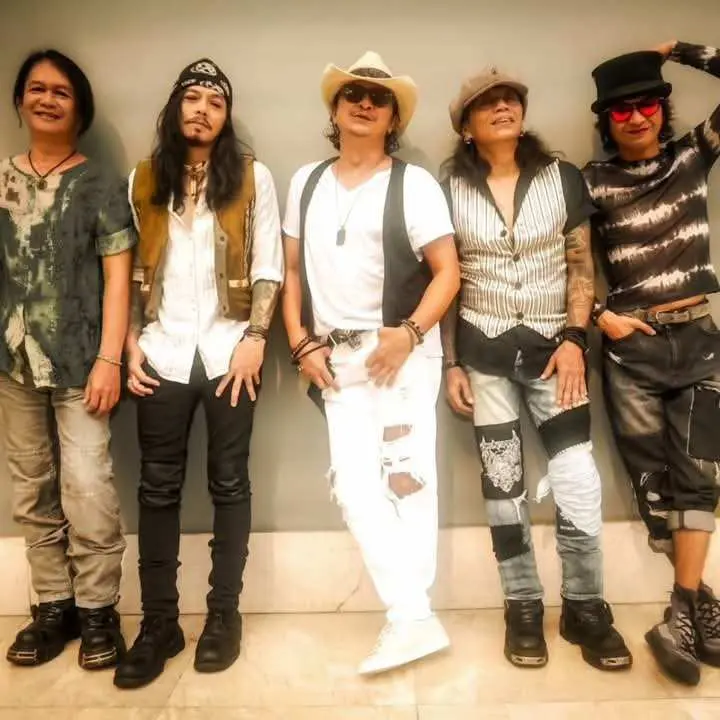 Asal Usul Garis Miring di Nama Band /rif: Ternyata Terinspirasi Pearl Jam