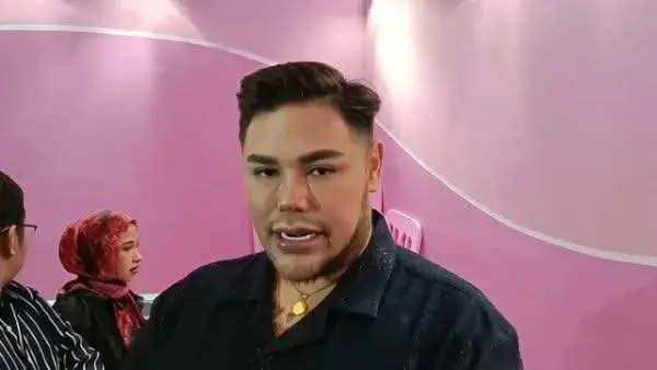 Ivan Gunawan Tawarkan Baju Pengantin Gratis untuk Billy Syahputra dan Vika Kolesnaya