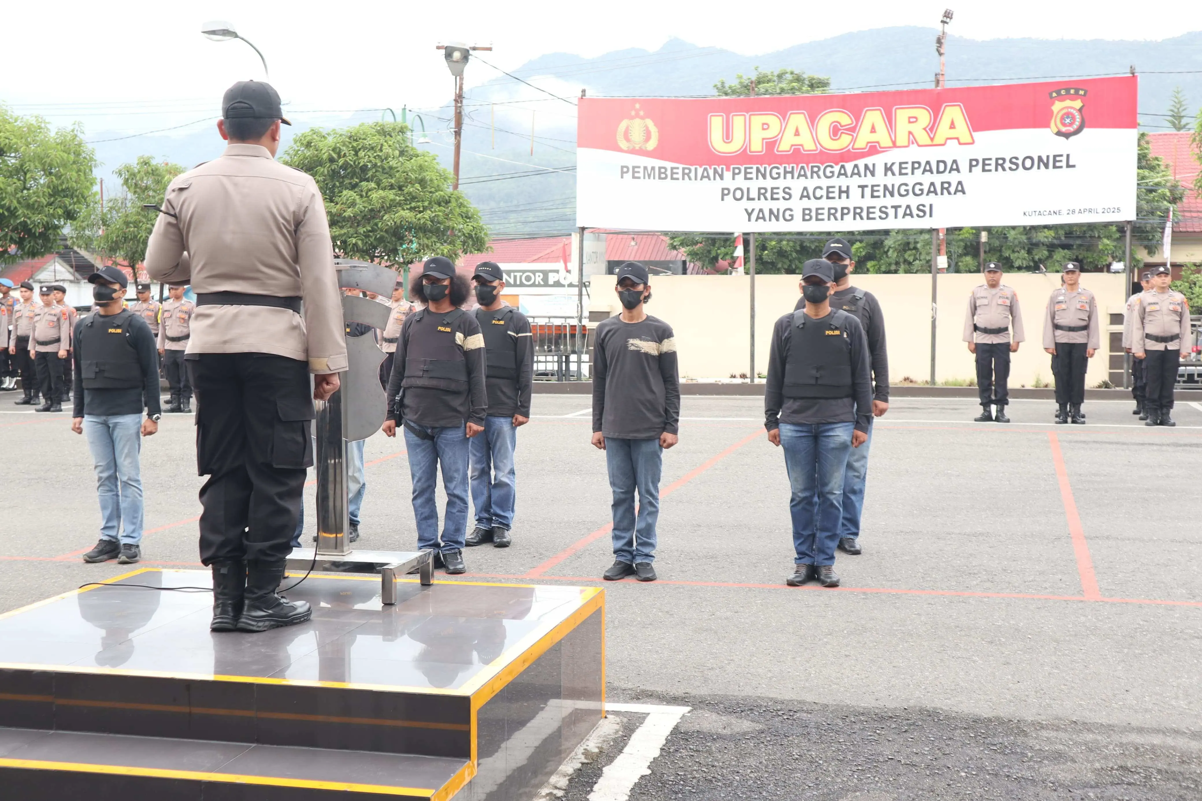 Kapolres Aceh Tenggara Dorong Semangat Anti Narkoba Lewat Penghargaan kepada Sat Intelkam