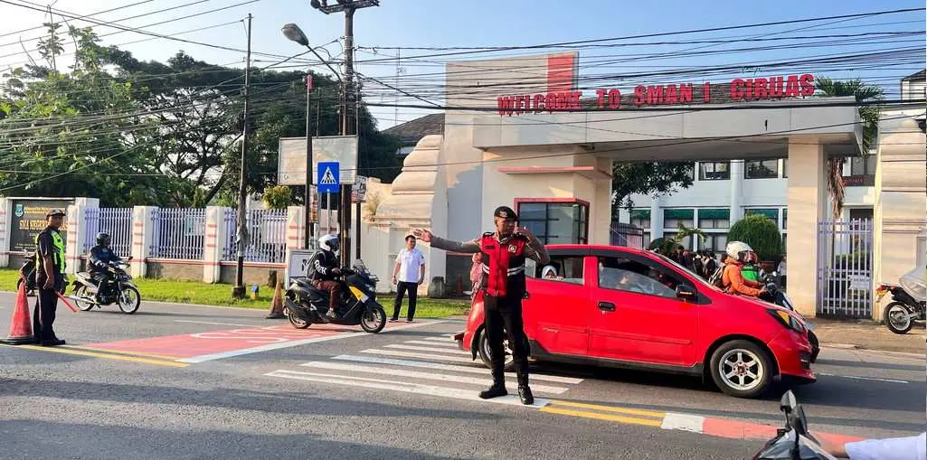 Ciptakan Rasa Aman dan Nyaman, Sat Samapta Polres Serang Laksanakan Strong Point Pagi