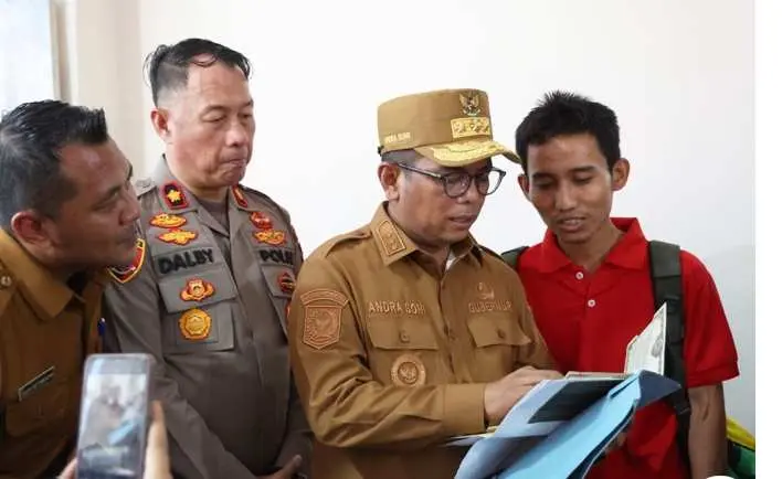 Gubernur Banten di Samsat Ciledug: Soroti Komitmen Anti Pungli dan Kenyamanan Layanan Samsat